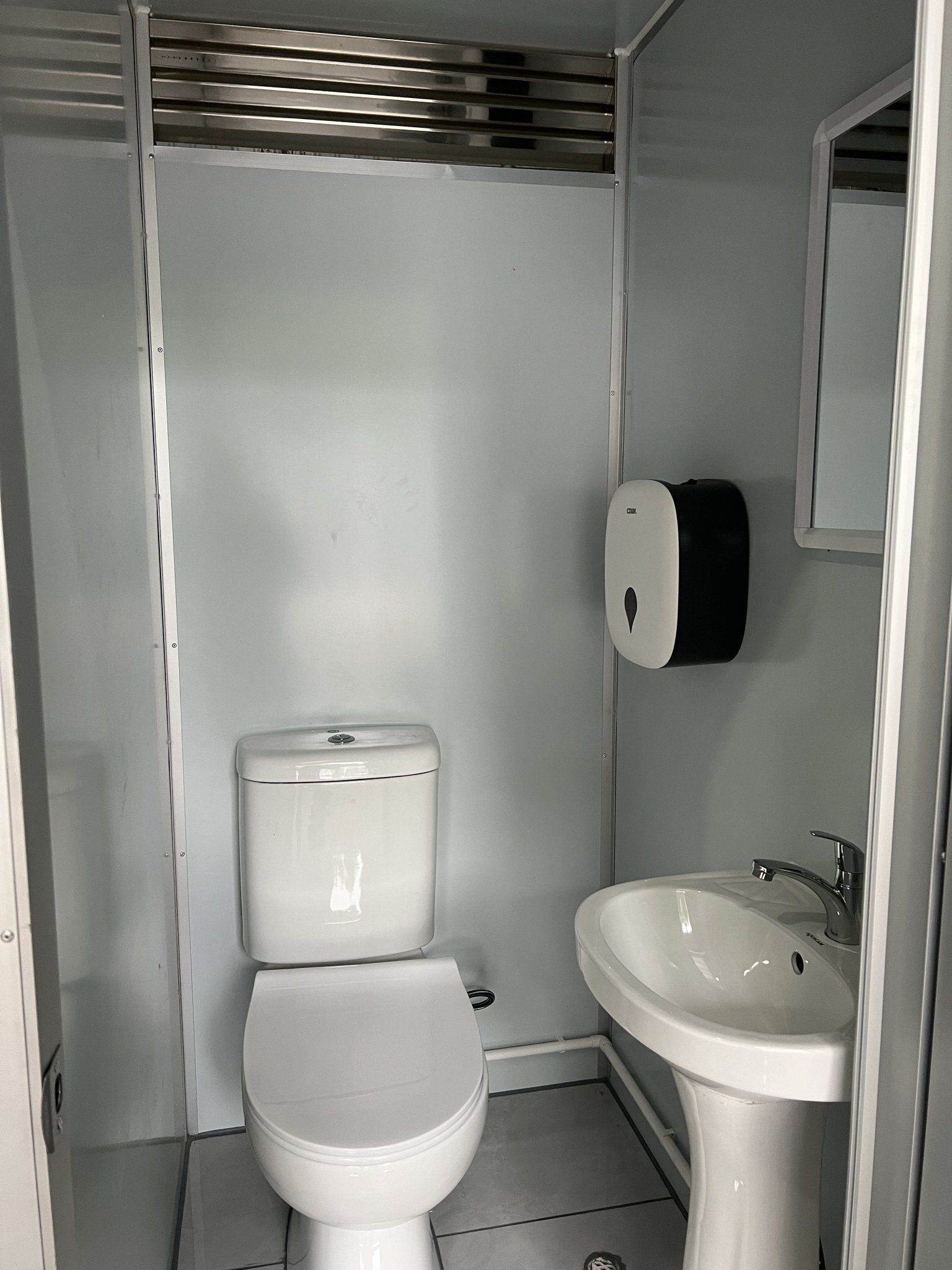 Modular Restroom Portable Durable & Easy - to - Install Facilities - Customized Creative Container House